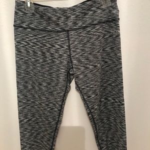 ODODOS capris leggings NWT